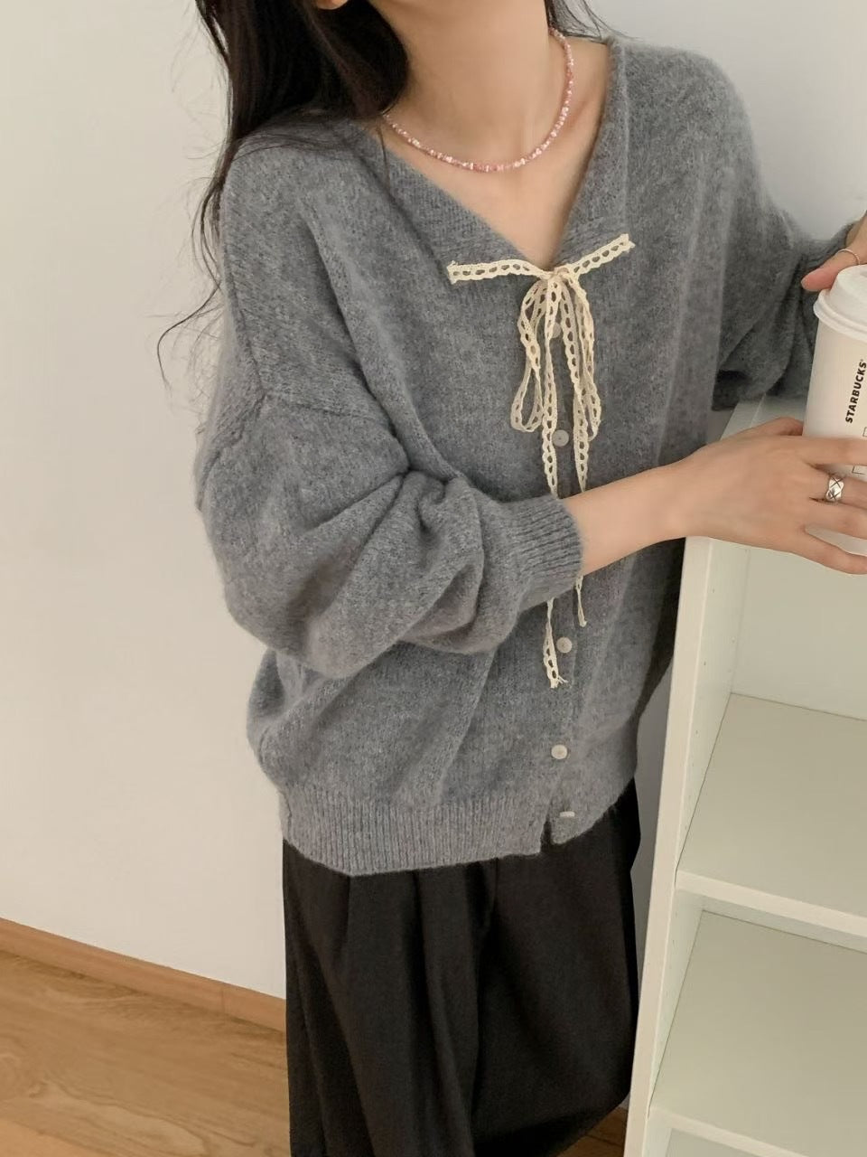 Damen Verspielte Strickjacke mit Schleifenverzierung EB