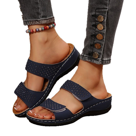 Damen Riemensandalen mit perforierter Oberfläche und komfortablem Fußbett EB