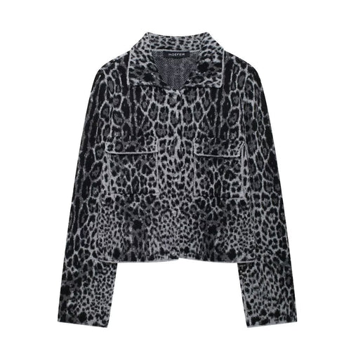 Damen modische Kurzjacke im Leopardenmuster mit aufgesetzten Taschen EB