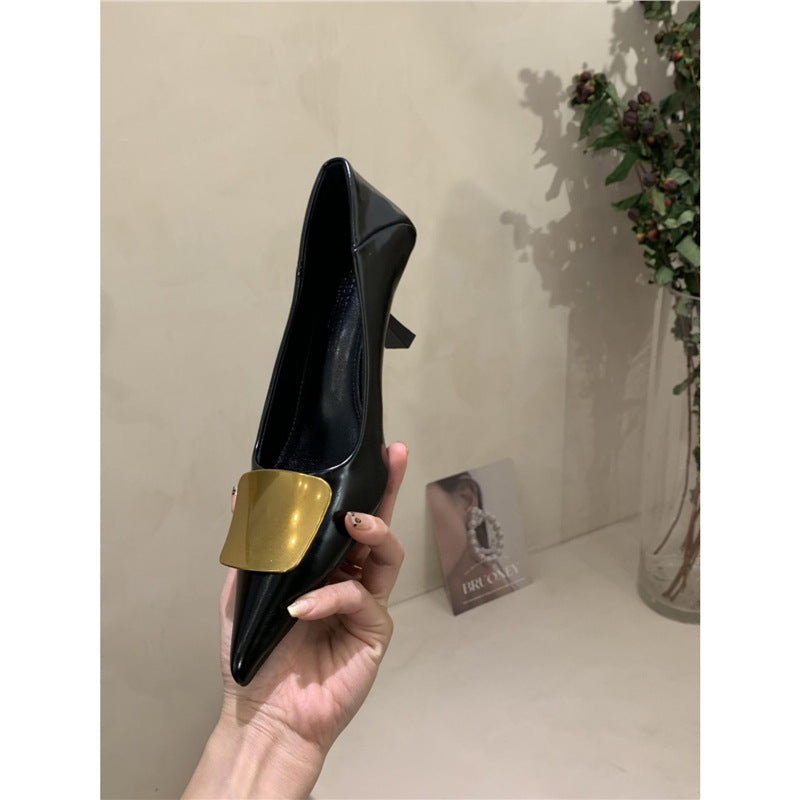 Damen spitze Pumps mit metallic-beschichtetem Akzent und disturbierter Absatzhöhe EB