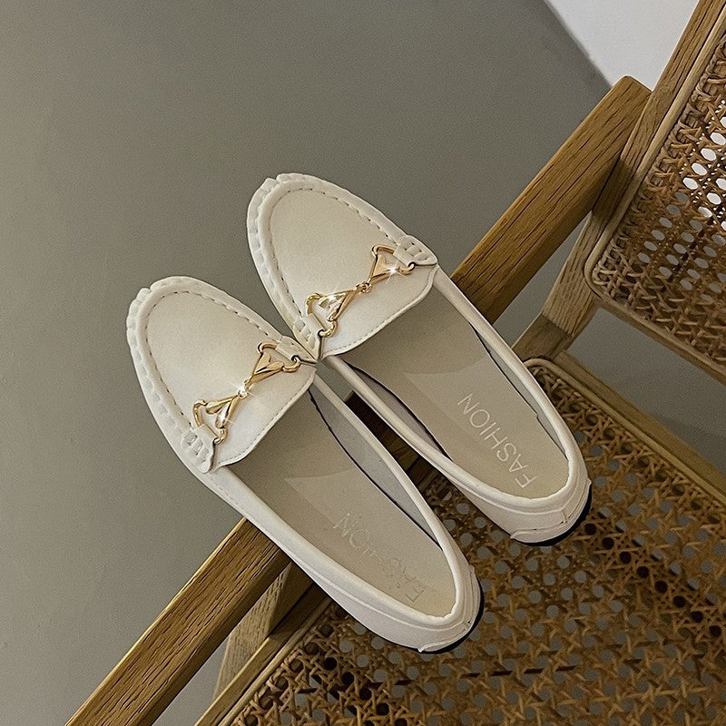 Damen Mokassin-Slipper mit modischen goldenen Akzenten EB