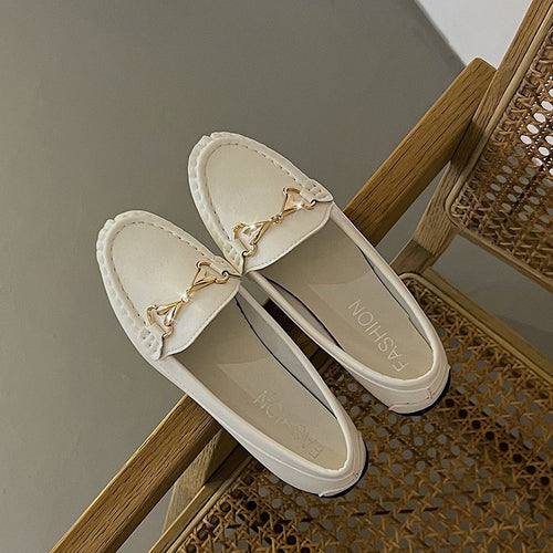 Damen Mokassin-Slipper mit modischen goldenen Akzenten EB