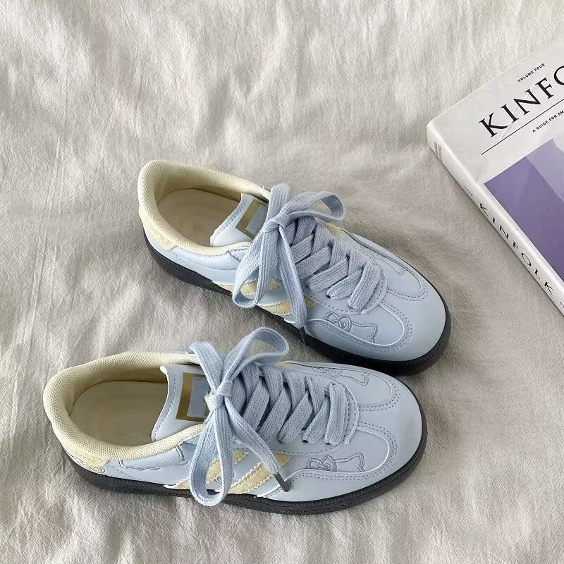 Damen Freizeit Sneakers mit bunten Applikationen und rutschfester Sohle EB