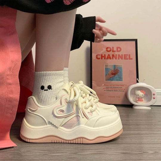 Damen Sneakers mit verspieltem Herzdesign und komfortablen Eigenschaften EB
