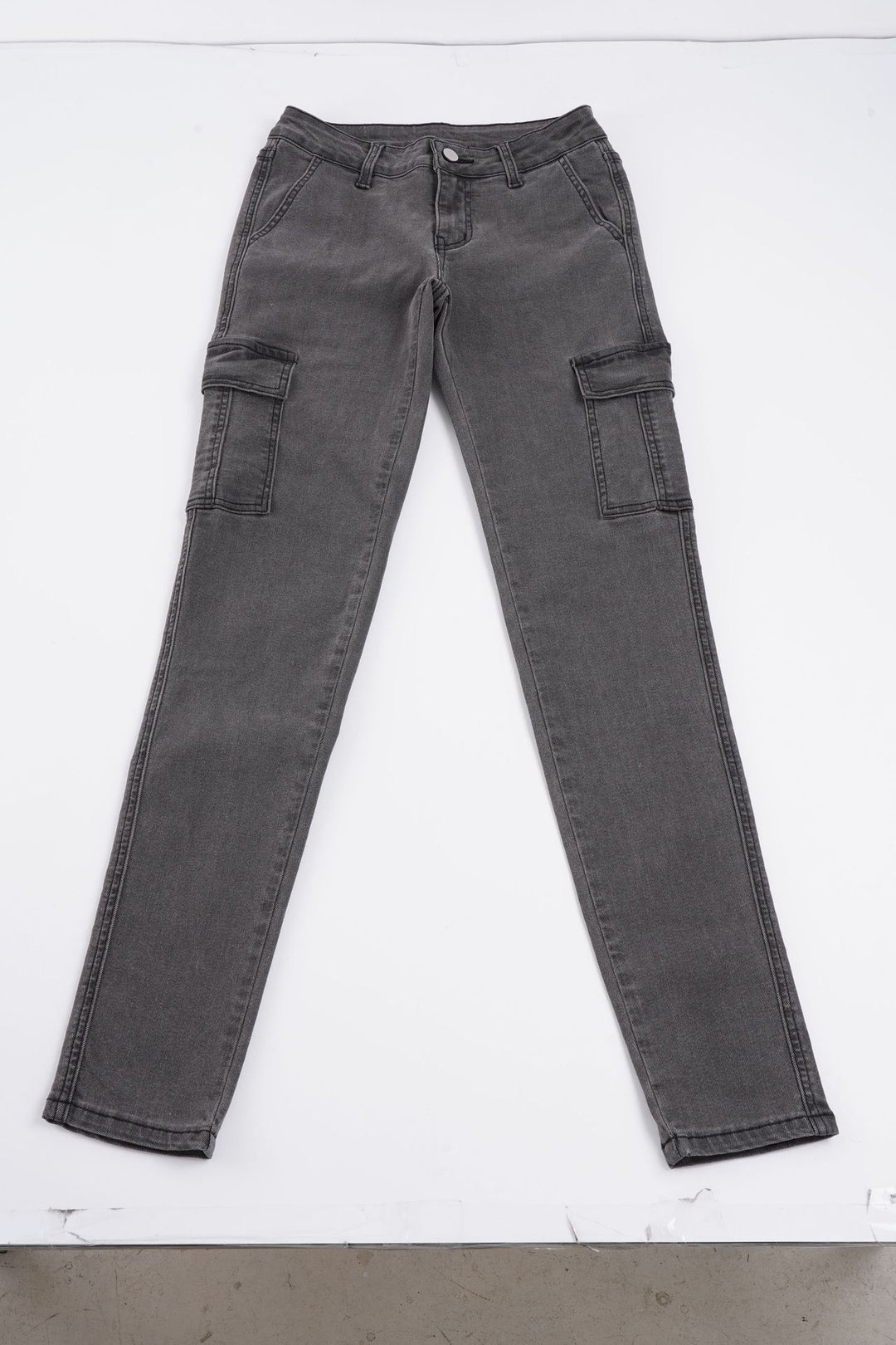 Herren Cargo-Jeans im modernen Slim-Fit-Stil EB
