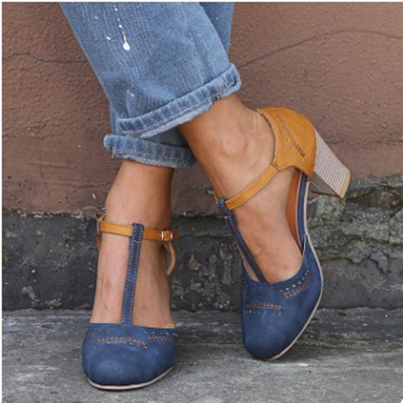 Damen T‑Strap Pumps mit mittelhohem Blockabsatz und dekorativer Ziernaht EB