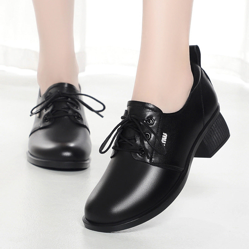 Damen klassische Schnürschuhe mit elegantem Blockabsatz und modischem Detail EB