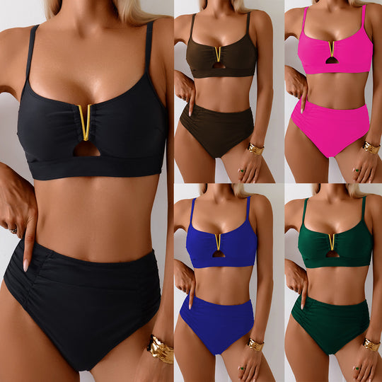 Damen Hochgeschnittener Bikini mit eleganter Goldapplikation EB