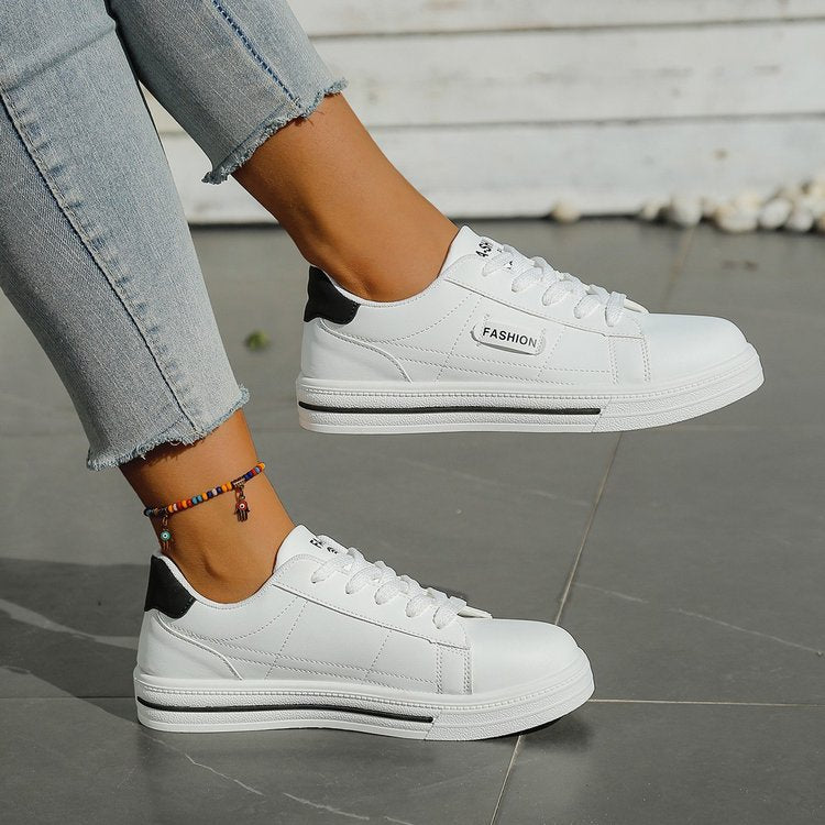 Damen Sneakers mit klassischem Design und modischem Akzent EB