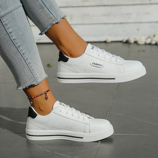 Damen Sneakers mit klassischem Design und modischem Akzent EB