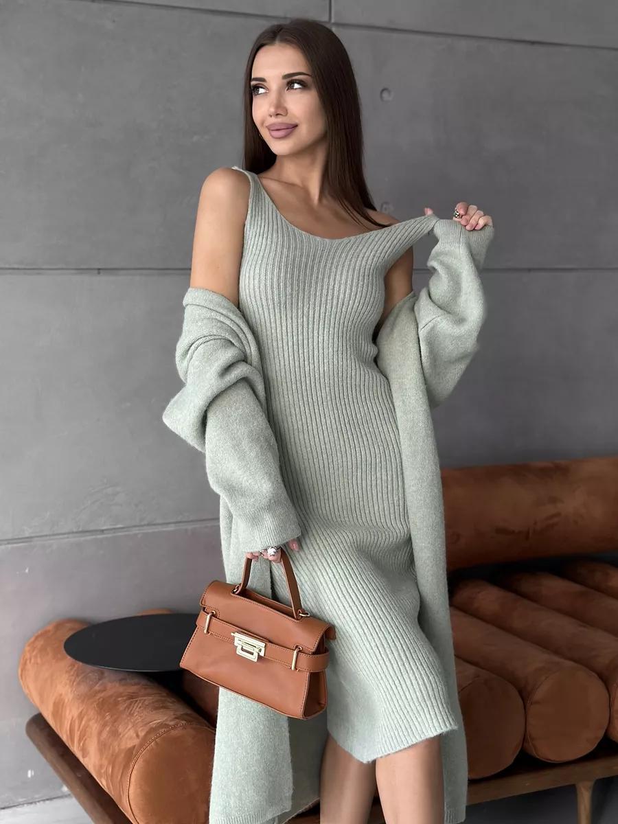 Damen Strickkleid mit tiefem V-Ausschnitt und langem Schnitt EB