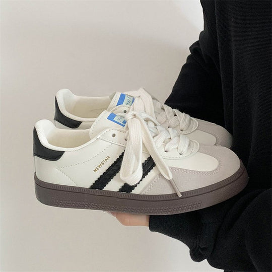 Damen Sportliche Sneakers mit reflektierenden Elementen und atmungsaktiver Oberflächenstruktur EB