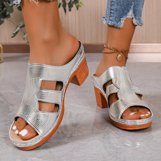 Damen Plattform-Sandalen mit elegantem Schnitt und verzierten Riemen EB