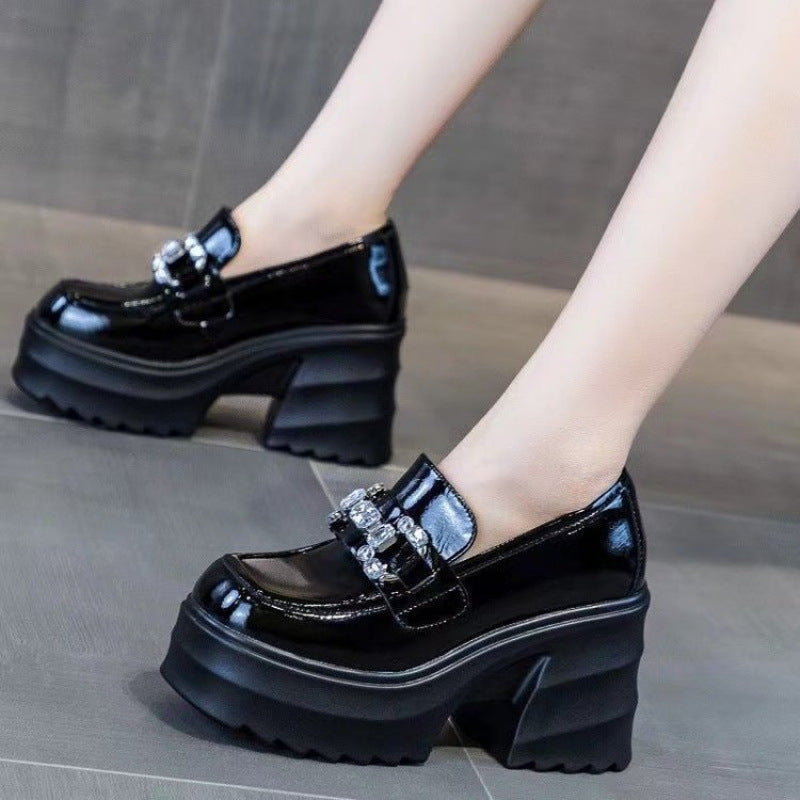 Damen Modische Plateau-Schuhe mit elegantem Kettenakzent EB