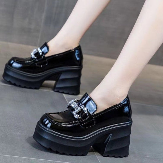 Damen Modische Plateau-Schuhe mit elegantem Kettenakzent EB