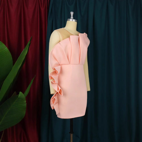 Damen Elegantes Minikleid mit asymmetrischem Schnitt und voluminösen Rüschen EB