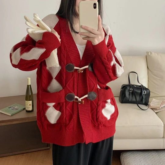 Damen Grob gestrickter Cardigan mit romantischem Rautenmuster und dekorativen Holzknöpfen EB