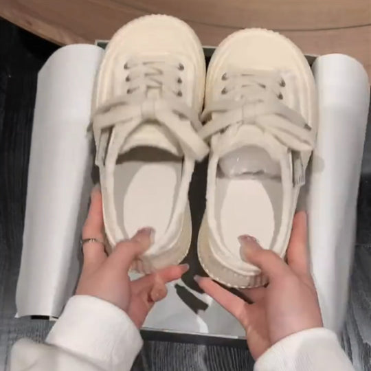 Damen Komfortable Slip-On Sneaker mit modischem Design und stabiler Sohle EB