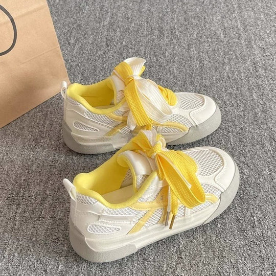 Damen Sportliche Sneaker mit innovativem Schnürsystem und atmungsaktiven Mesh-Elementen EB