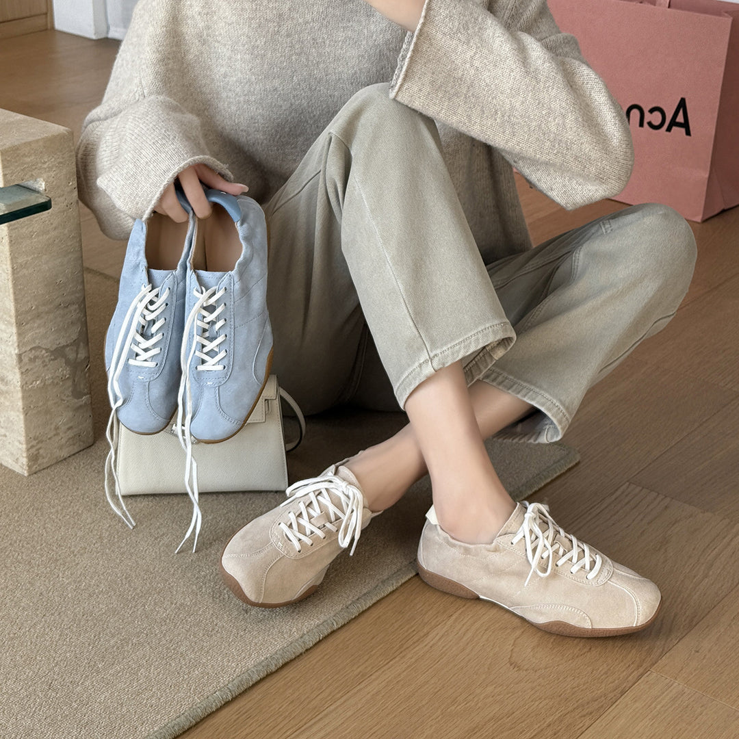 Damen Sportliche Sneakers im zeitlosen Design mit hochwertigem Wildleder EB