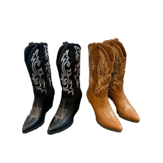 Damen Cowboy-Stiefel mit eleganter Stickerei und modernem Wedge-Design EB