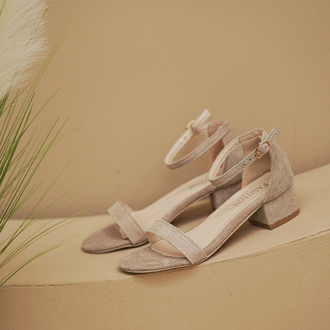 Damen Sandalen mit elegantem Riemendesign und komfortablem Blockabsatz EB