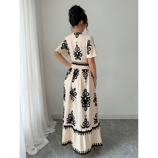 Damen Maxikleid mit einzigartiger Stickerei und Rüschen EB