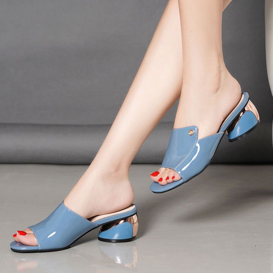 Damen Elegante Mules mit glänzendem Absatz EB