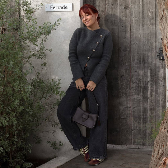 Damen Modische Wolljacke mit asymmetrischem Schnitt und eleganten Knopfdetails EB
