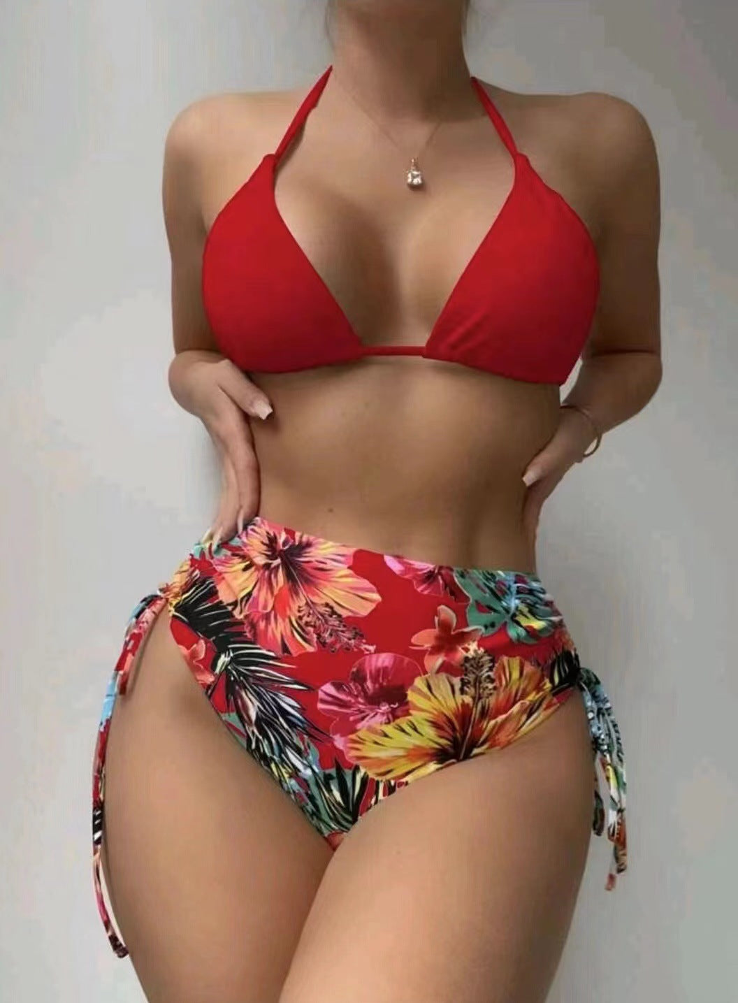 Damen Hochgeschnittener Bikini mit floralem Design und raffiniertem Wickeloberteil EB