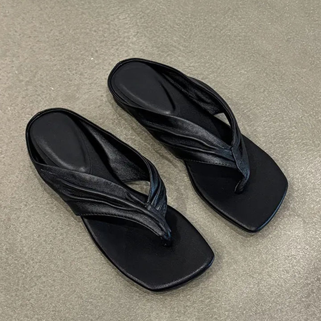 Damen Bequeme Zehentrenner mit stilvollem Riemchen-Design EB