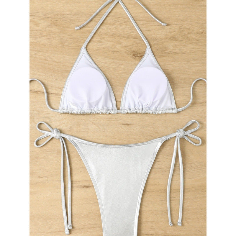Damen Triangel-Bikini mit glänzendem Material und verstellbaren Trägern EB