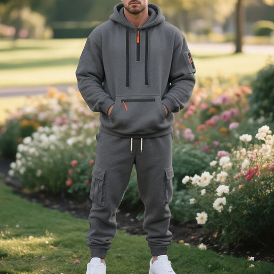 Herren Trainingsanzug mit modernem Schnitt und praktischen Taschen EB