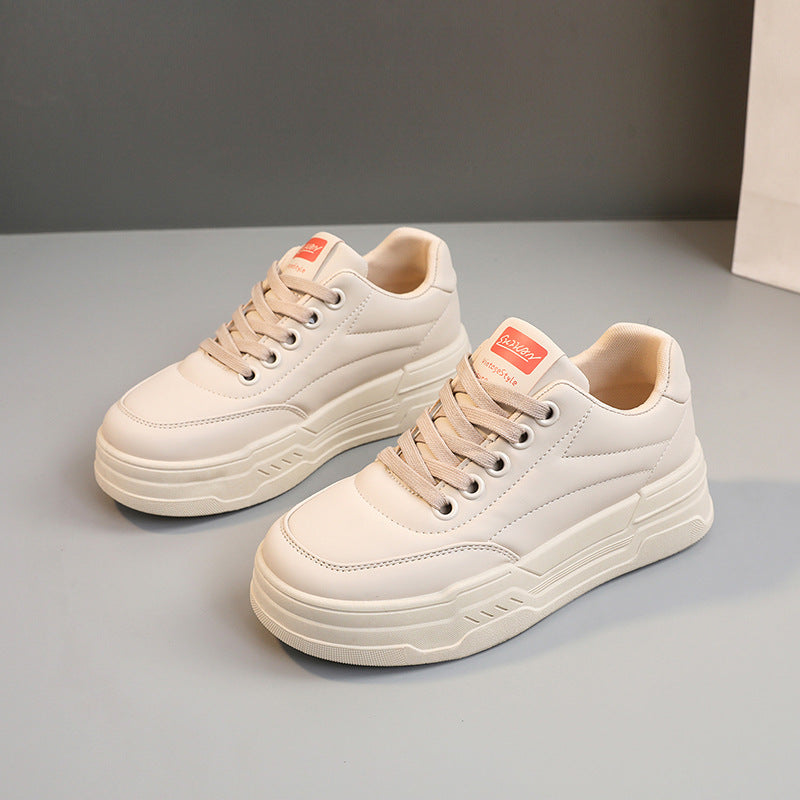 Damen Plattform Sneakers mit robustem Sohlenprofil und sportlichem Design EB