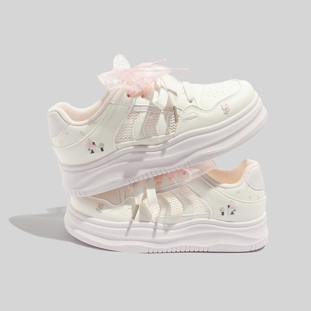 Damen Sportliche Sneaker mit dekorativen Details und atmungsaktiven Netz-Einsätzen EB