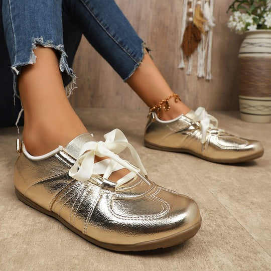 Damen modische Sneakers mit schimmernder Oberflächenstruktur und satinartigen Schnürsenkeln EB