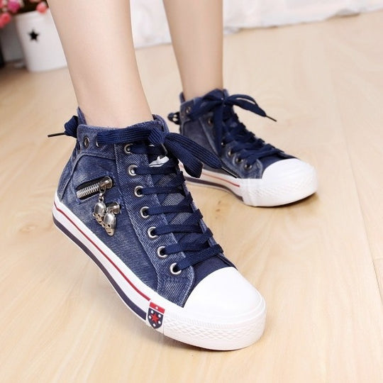 Damen Hohe Sneaker aus Denim mit dekorativen Details EB