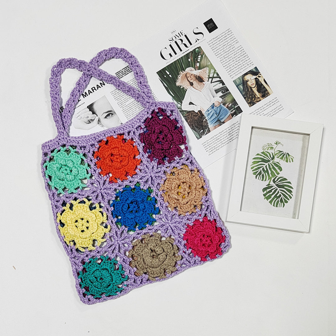 Damen gehäkelte Handtasche mit buntem Blumenmuster EB