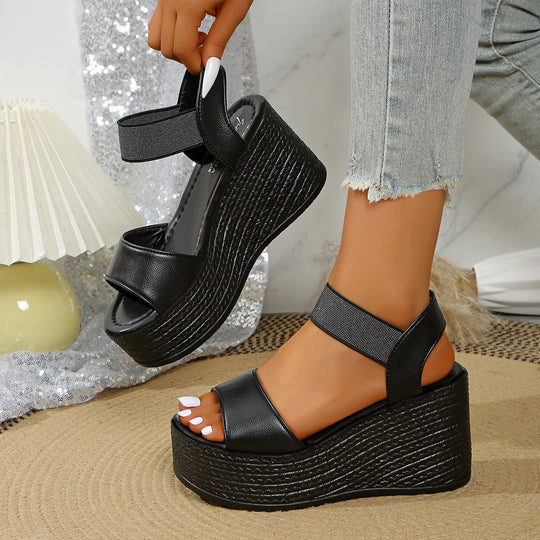 Damen Plateausandaletten mit elegantem Riemen und rutschfester Sohle EB