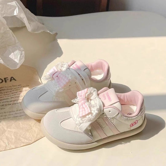 Damen Sneakers mit dekorativen Rüschen und floralem Design EB