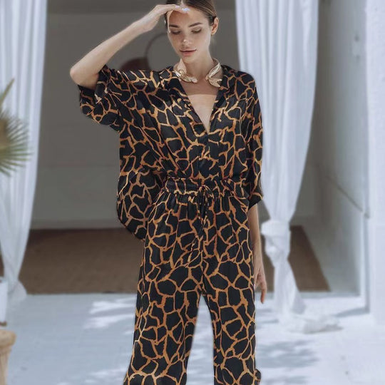 Damen Jumpsuit mit weit geschnittenen Beinen und elegantem Giraffenmuster EB