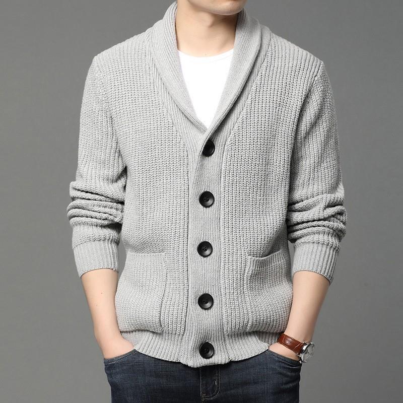 Herren kuschelige Strickjacke mit schickem Kragen und funktionalen Taschen EB