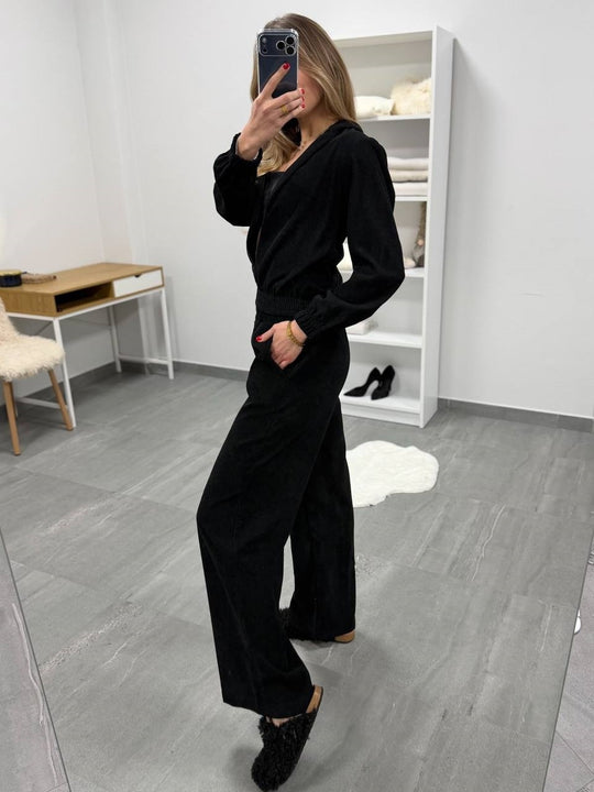 Damen weiches Cordvelours-Zweiteiler mit kurzer Kapuzenzipjacke und weiter Komforthose Eichborn Berlin