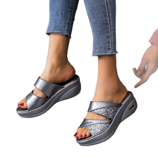 Damen Glamouröse Riemchensandalen mit leichtem Plateau EB