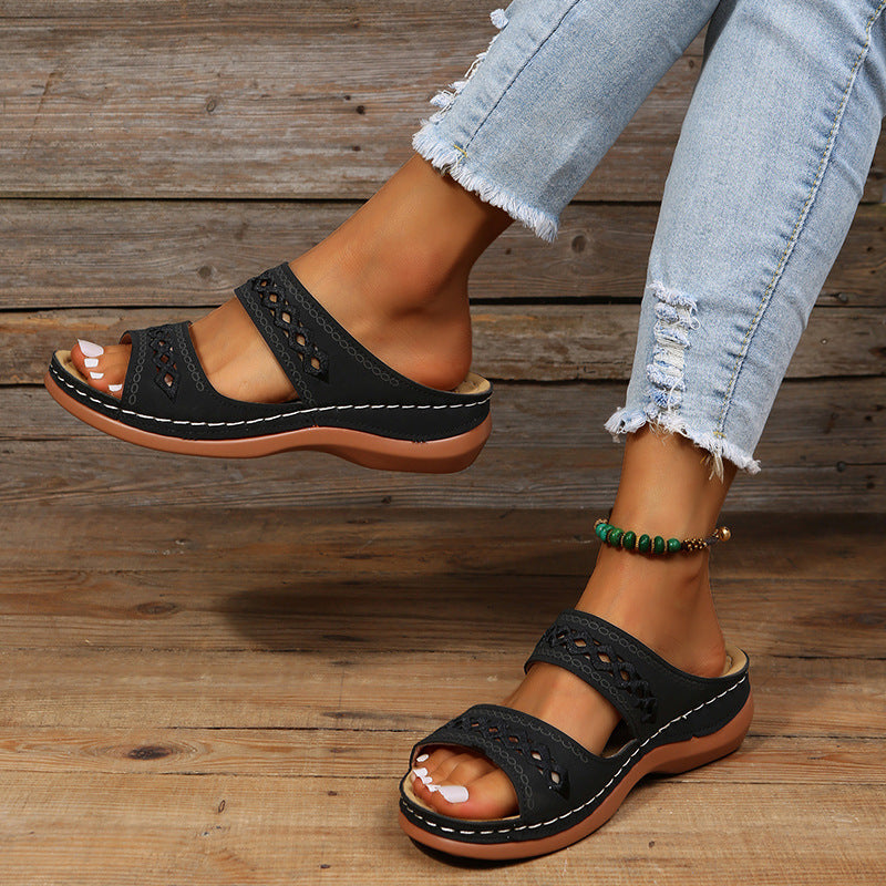 Damen Komfort-Sandalen mit doppeltem Riemen, Stickerei und gepolstertem Fußbett EB