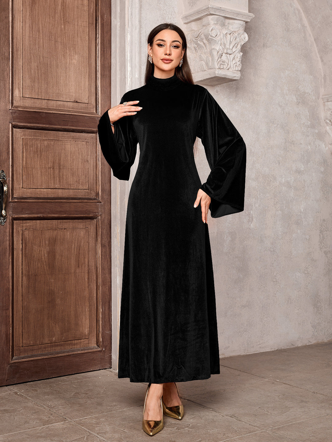 Damen Elegantes Maxikleid mit weitem Kragen und extravaganten Ärmeln EB