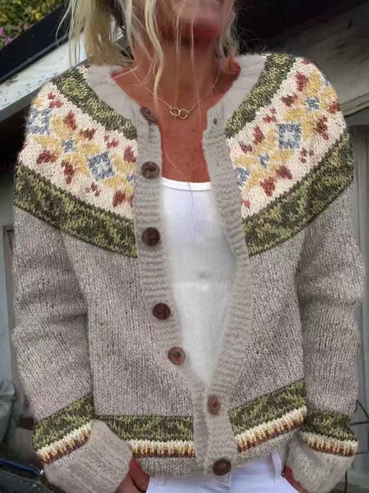 Damen nan gemusterte Strickjacke mit Rundpasse, Holzknöpfen und Eingrifftaschen EB