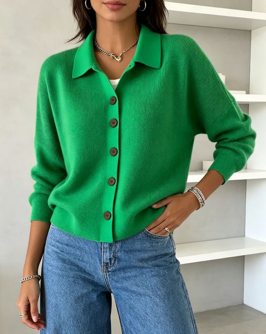 Damen Feinstrick-Cardigan mit Hemdkragen, entspannter Silhouette und Holzknöpfen EB