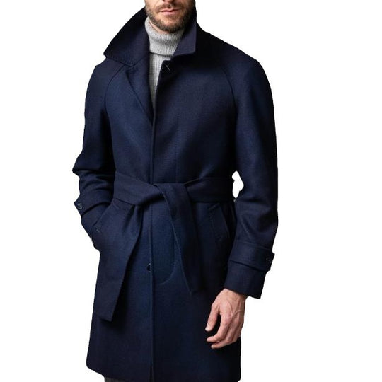 Herren eleganter Trenchcoat mit Taillengürtel und modernen Akzenten EB