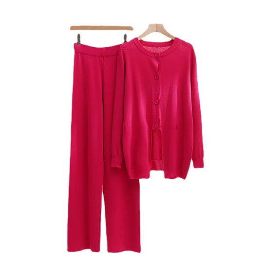 Damen strickendes Loungewear-Set mit feinem Rippmuster und herausragenden Knopfdetails EB
